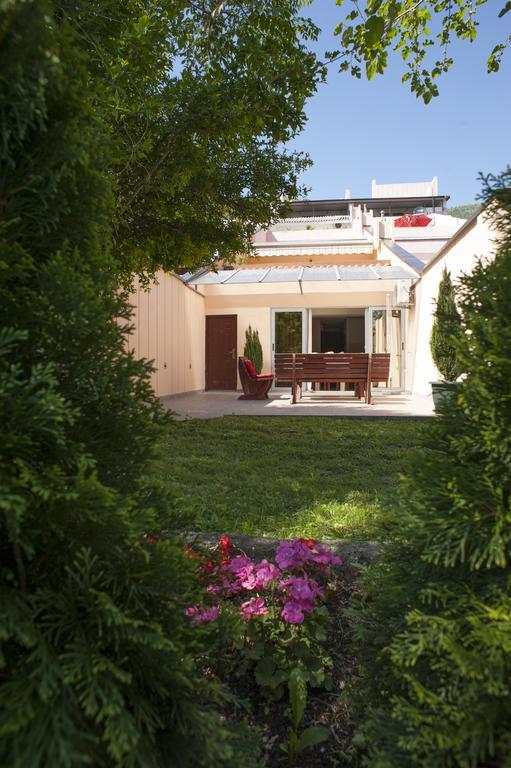 Apartments Aleksandar Petrovac ภายนอก รูปภาพ